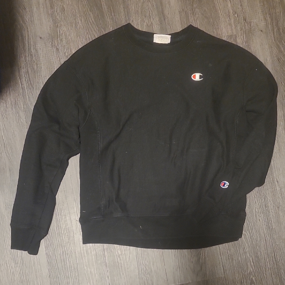 Champion Black Crewneck Sweater with Ribbed Cuffs
